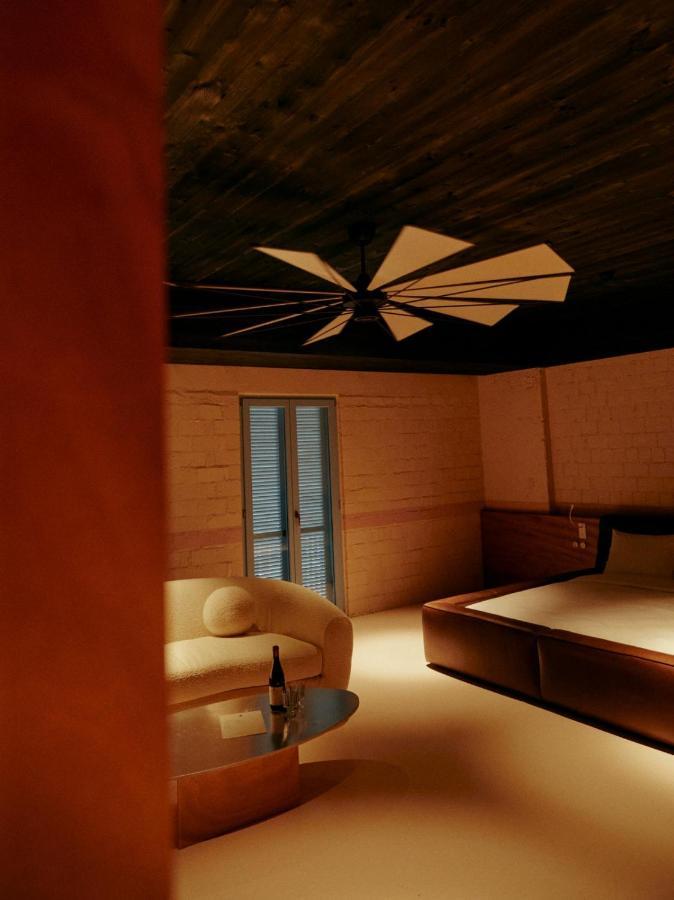 Rooms Hotel Batumi Exteriör bild
