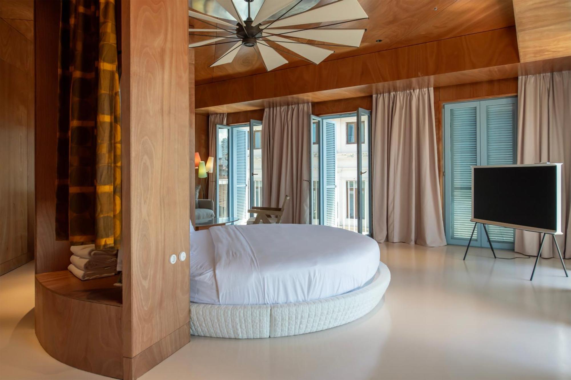 Rooms Hotel Batumi Exteriör bild